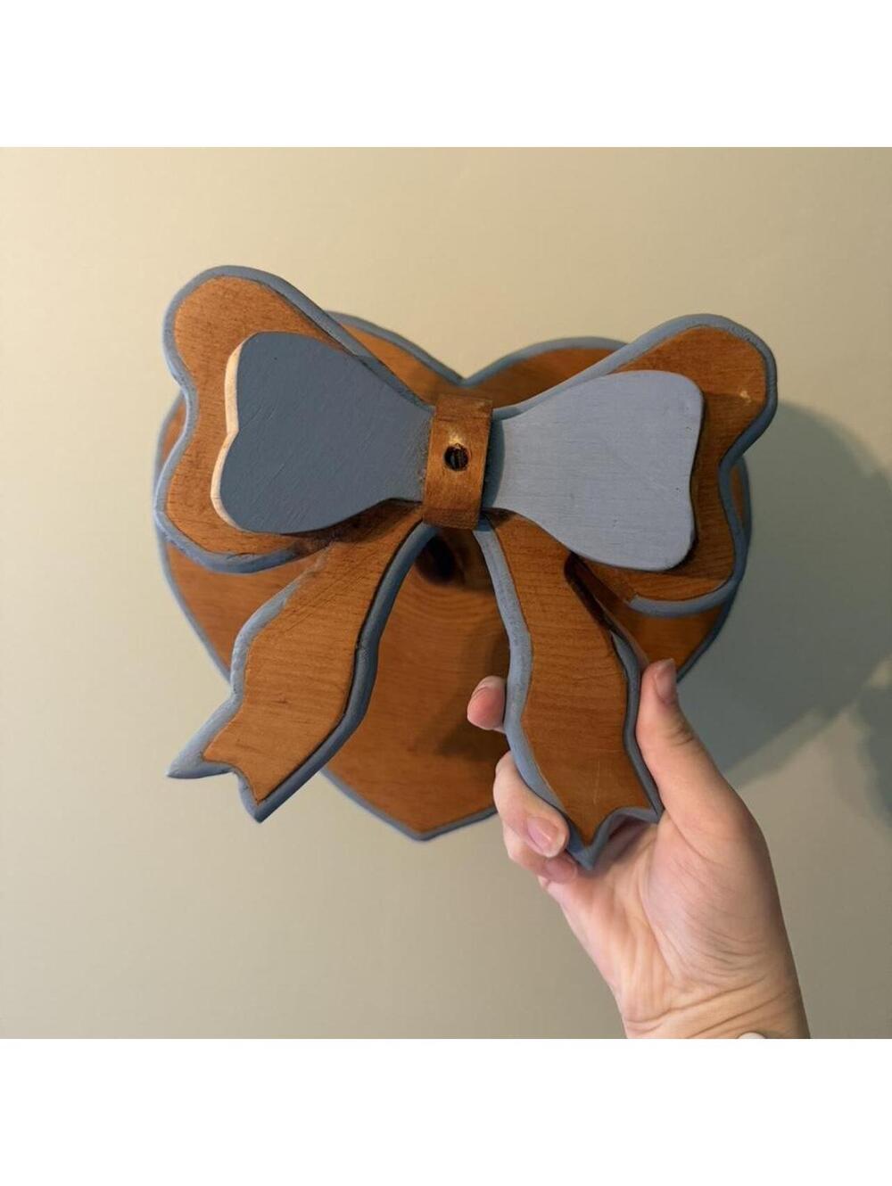 Wooden heart bow quilt blanket holder